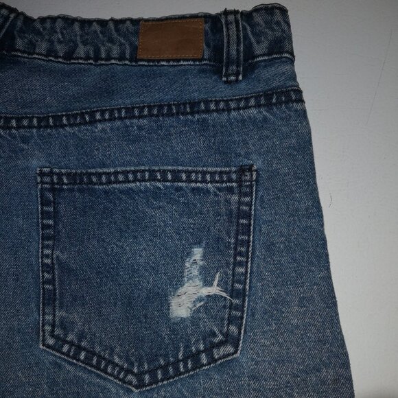 Bluenotes Denim Ladies Size 27 Waist Distressed Medium Wash Jean Shorts - Picture 7 of 12